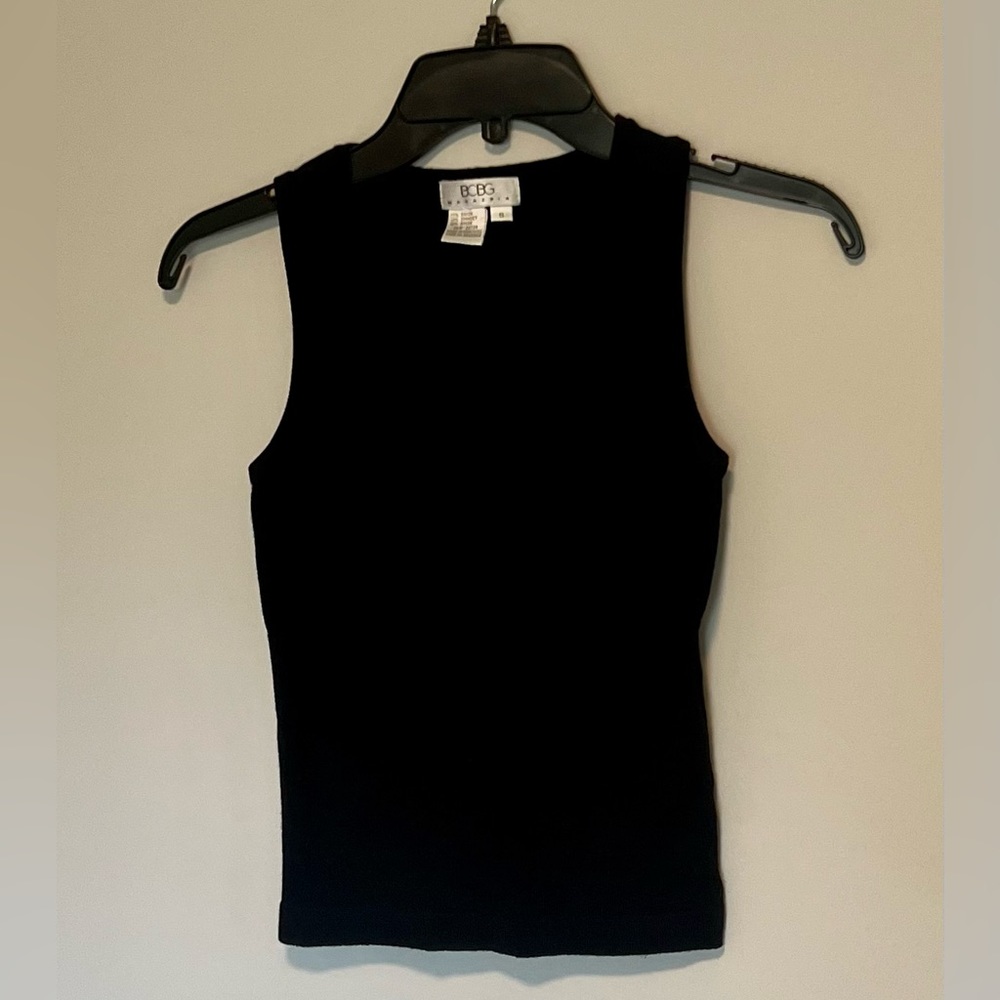 BCBG Max Azria Black cross body cut knit sleeveless crop top, Size Small